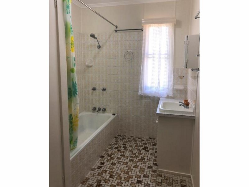 205 Earl Street, Berserker QLD 4701